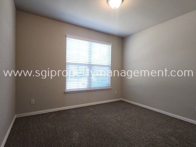 Photo - 2024 Miramar Dr