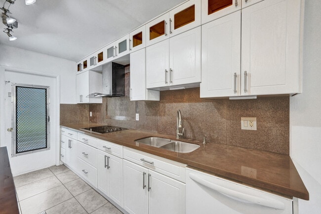 Photo - 600 SE 2nd Ave Unit K2