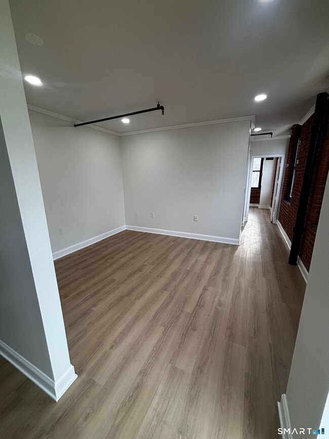 Photo - 222 Williams St E Unit 311