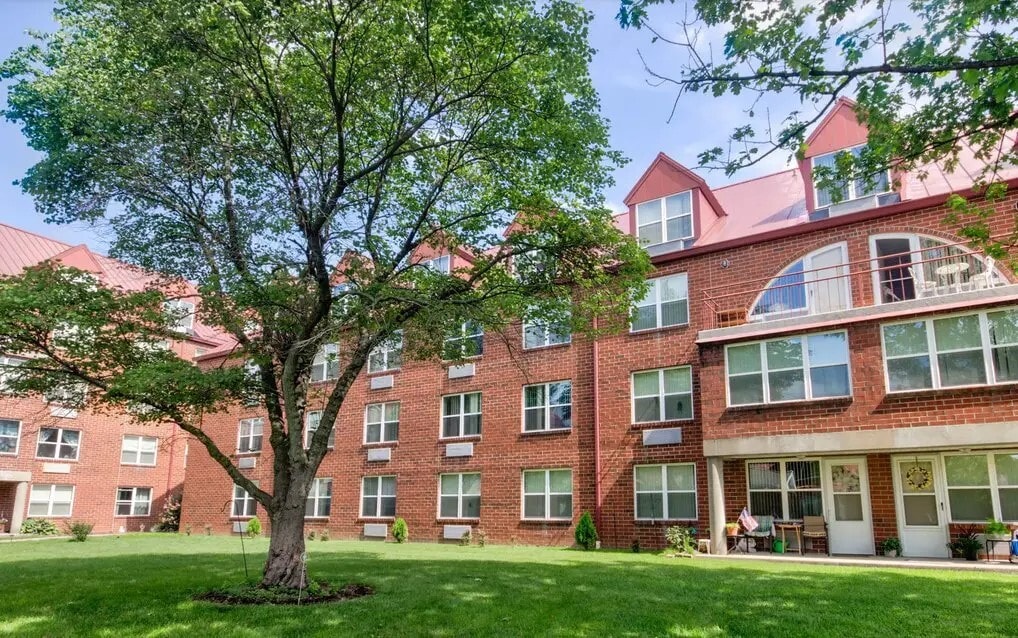 Photo - 201 W Delaware St