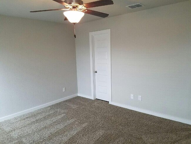 Photo - 160 Lakeview Ct