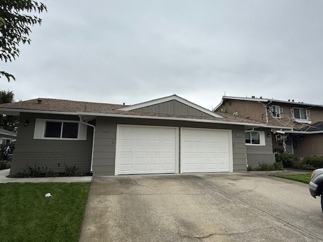 Building Photo - Beverly -Duplex Unit 2