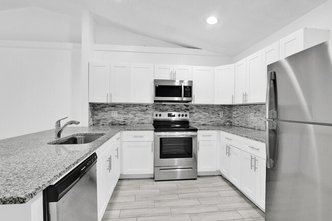 Photo - 13974 Folkestone Cir