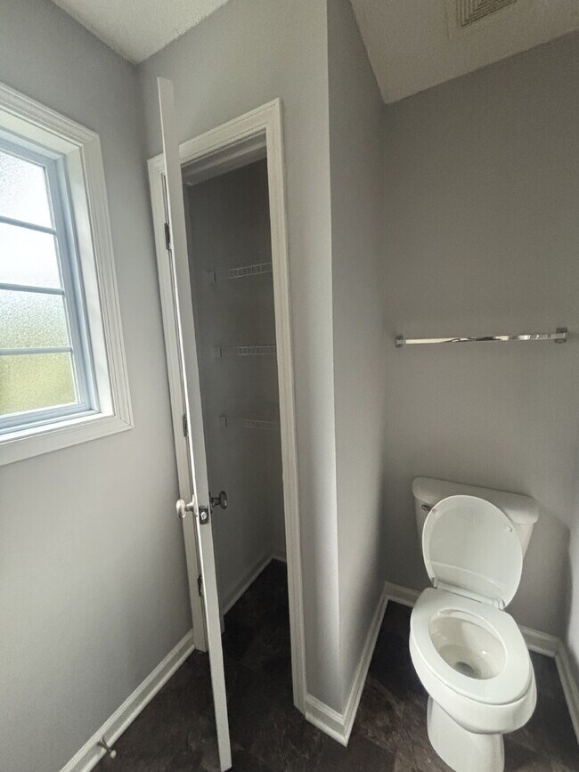 Photo - 1318 Whetstone Ct