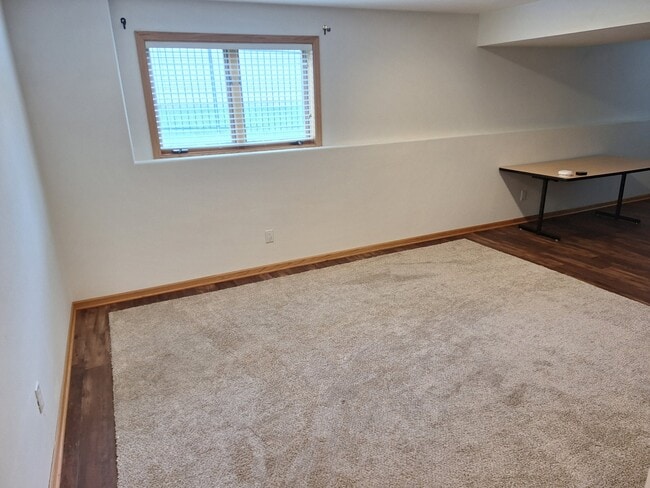 Photo - 412 Lone Pine Way