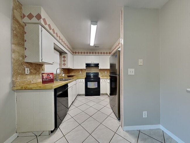 Photo - 8515 Tidewater Trail