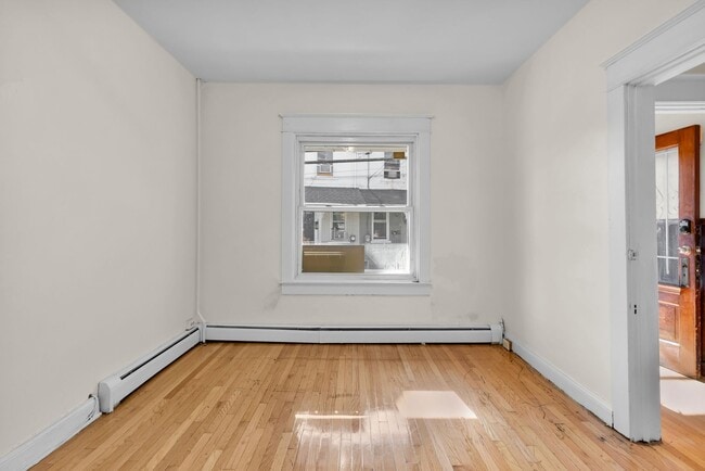 Photo - 213 N Railroad St