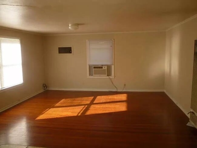 Photo - Spacious 1 Bedroom Apartment