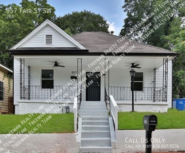 Building Photo - 957 Fair St SW