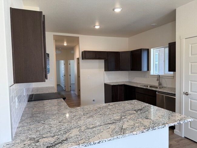 2138 Brookfield Dr