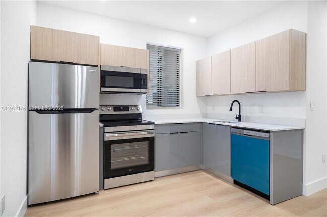 Photo - 629 SW 10th Ave Unidad 1