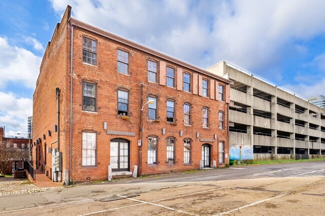 Photo - Great Two bedroom Two full bath apartment in the Buggy Factory! Unidad #2D - Two bed Two bath