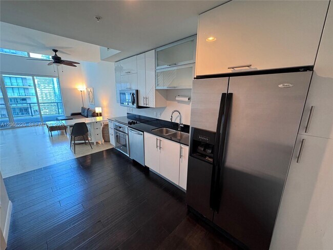 Building Photo - 60 SW 13th St Unit 2202