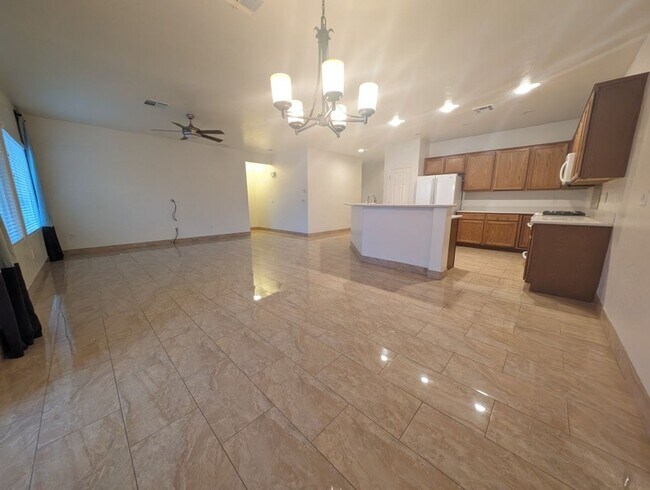 Photo - 7521 Chaffinch St