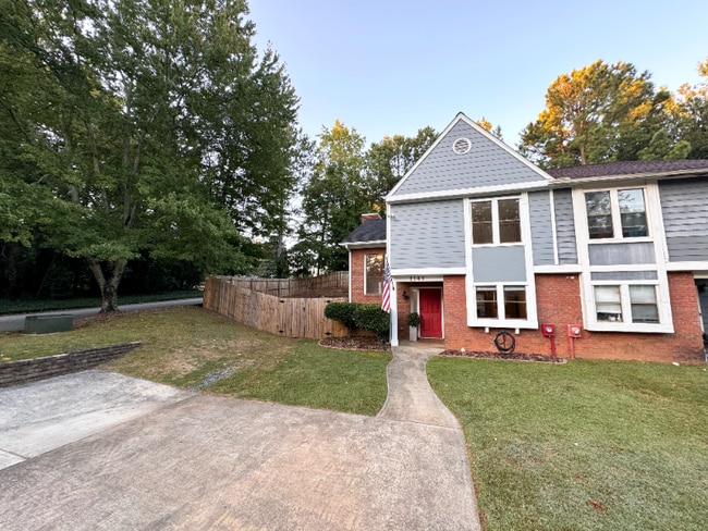 Photo - 1141 Berkley Dr SE