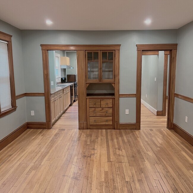 Photo - 20 Lenglen Rd Unit 1
