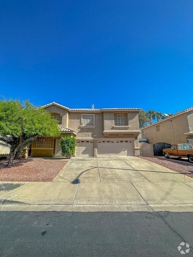 Building Photo - IMMACULATE REMODLED 2 STORY HOME IN HENDER...