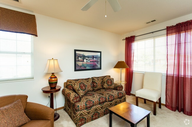 1BR, 1BA - 672 SF - The Ashwood