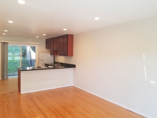 Photo - 2076 Donald Dr