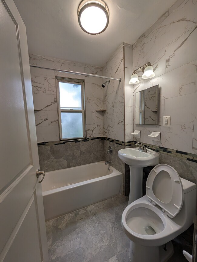 Photo - 1 Bed 1 Bath