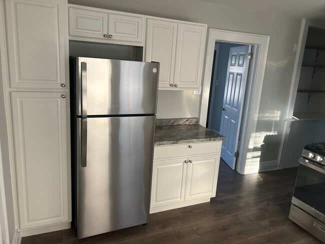 Kitchen - 13 Wilfred St Unit 1