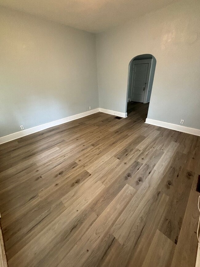 Photo - 2BD / 1BA Duplex