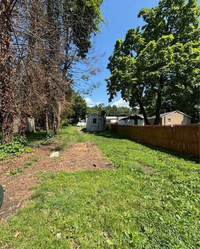 Photo - 617 E Chestnut St