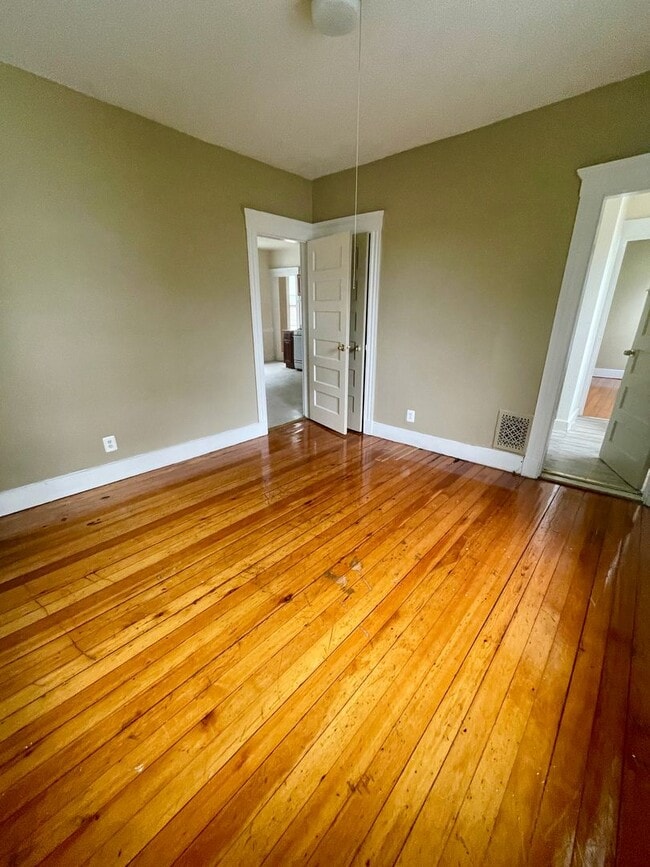 Building Photo - 255-255 Orchard St Unit 2 Rental
