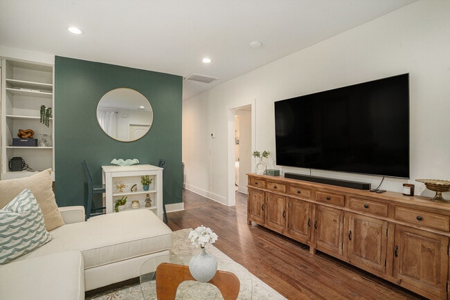 Photo - 1913 Orvid St