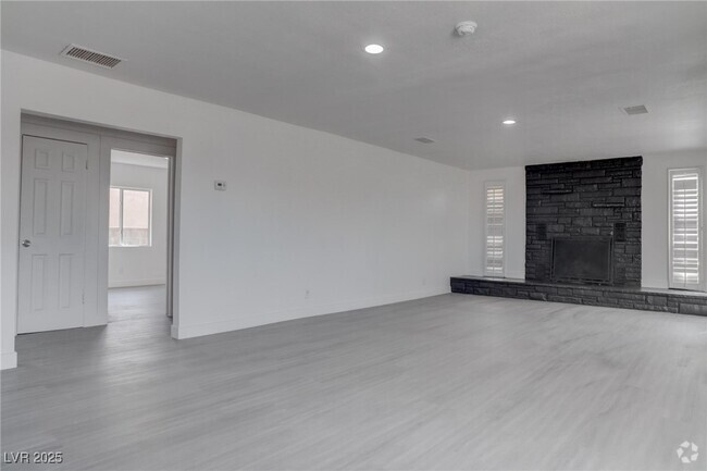 Building Photo - 501 National St Rental