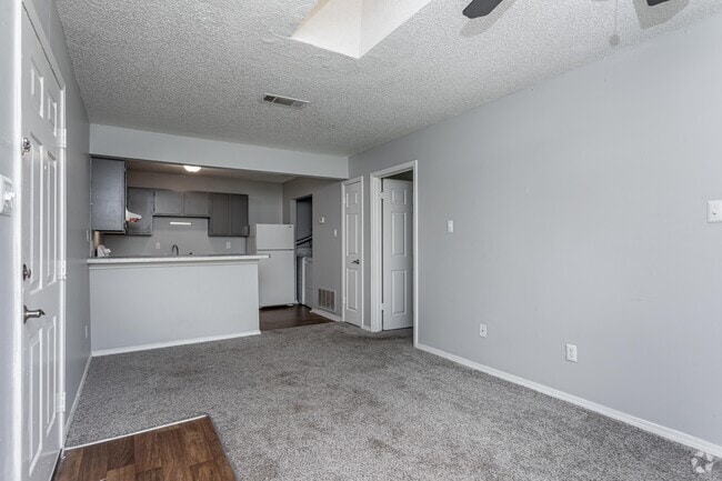1BR, 1BA - 710 SF