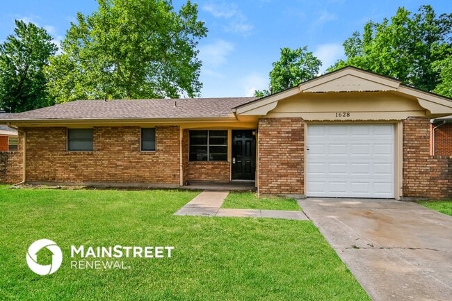 Building Photo - 1628 Avondale Dr Rental