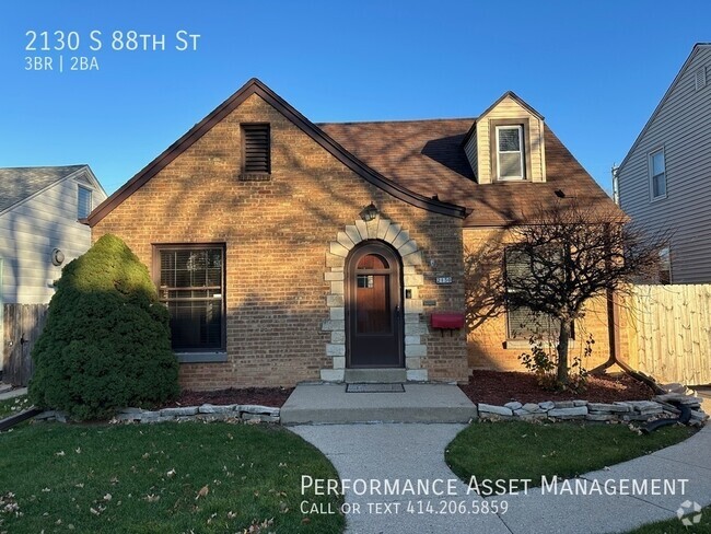 Building Photo - Stunning 3br 2ba brick single family house...