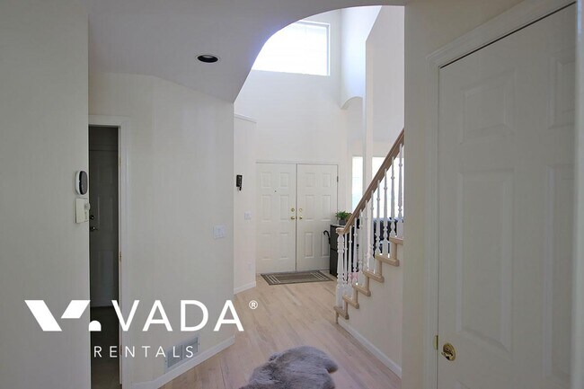 Photo - 1572 Salal Crescent