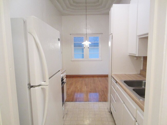 Photo - 115 N Sweetzer Ave