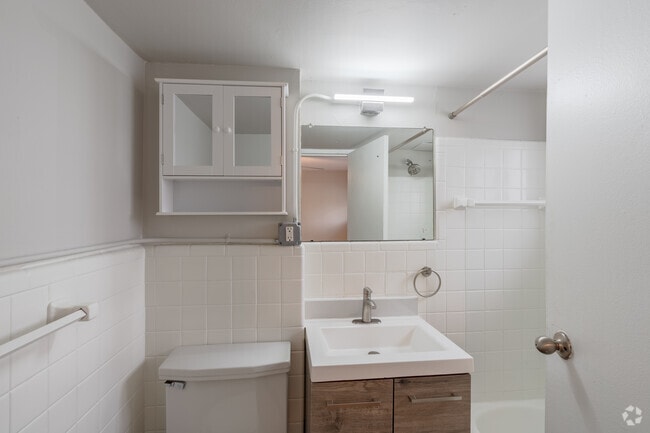Studio - 500SF - Bathroom - Walnut Manor Apartments