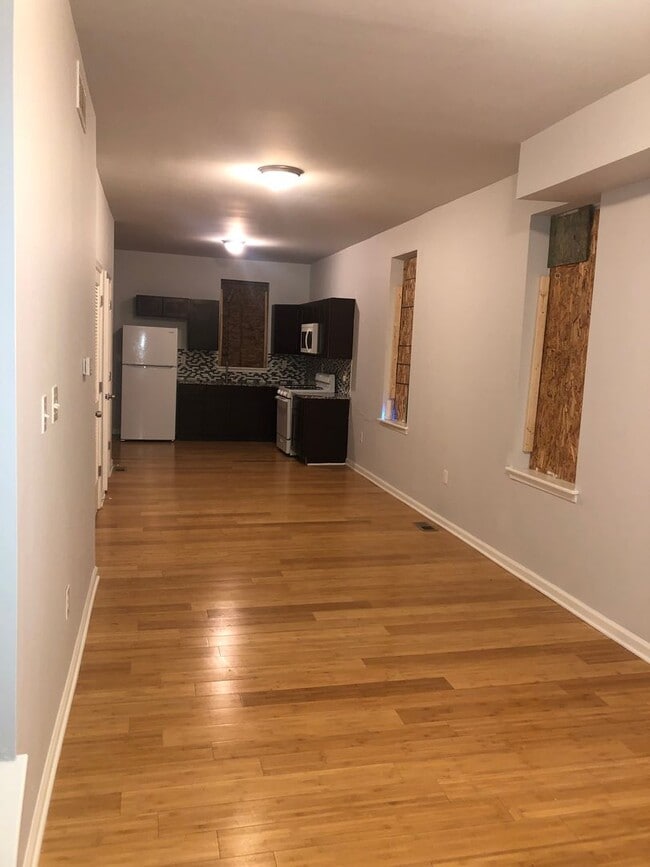 Photo - 3 bedroom 1.5 bathroom voucher holders wanted Baltimore City
