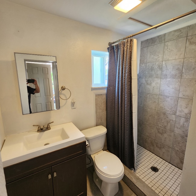 Photo - 635 Elm Ave