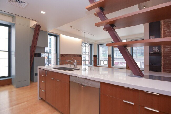 Photo - 8 Lagrange St Unit 3