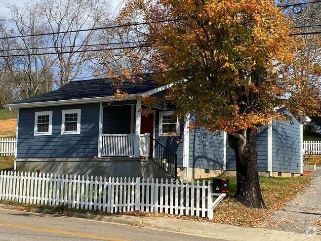 Building Photo - 562 Whites Mill Rd Rental