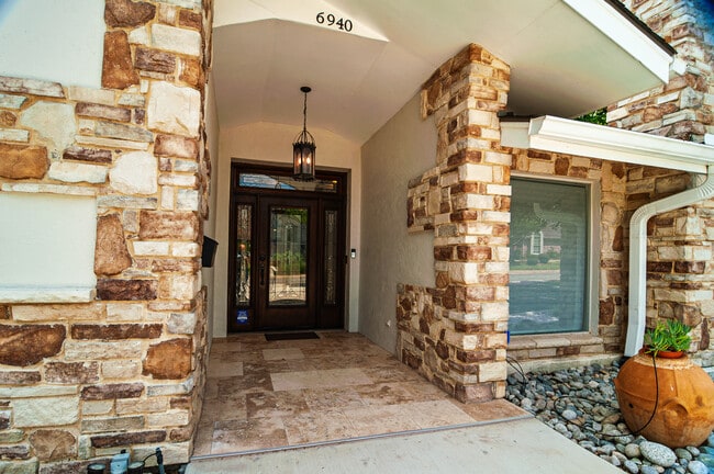 Photo - 6940 Brookshire Dr