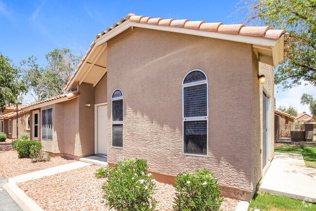 Building Photo - 7040 W Olive Ave Rental