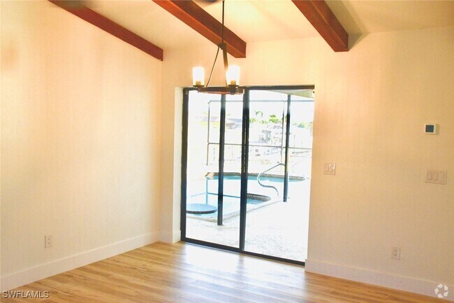 Building Photo - 115 SE 6th St Rental