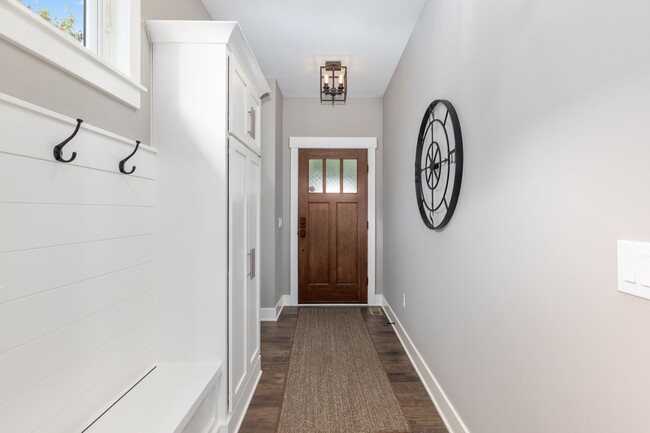 Photo - 4 bed 3.5 bath Mid Term Rental on Silver Lake in Rockford