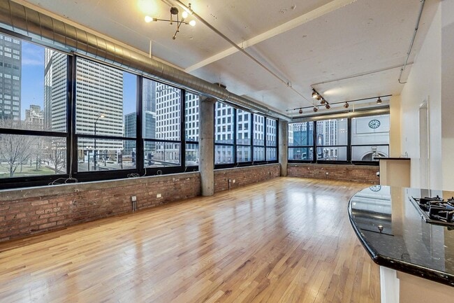 Photo - 130 S Canal St Unit 218