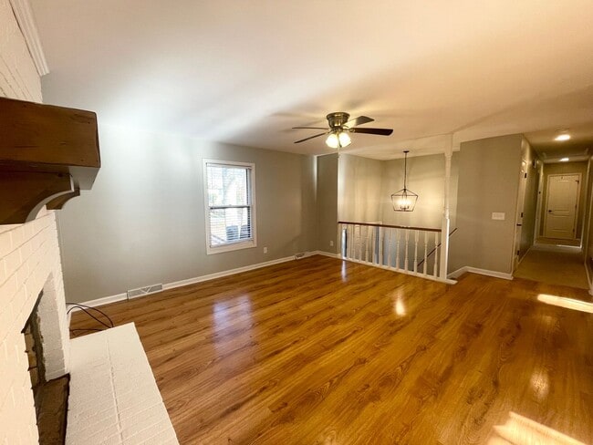 Photo - 328 Wellington Way