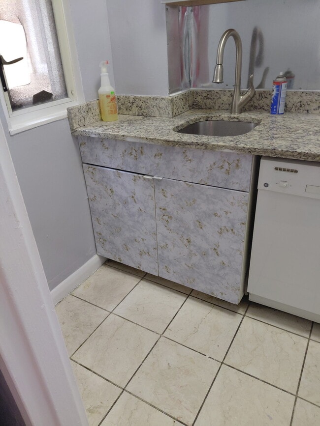 1727 Massachusetts Avenue Northwest #209, Washingt Unit 209