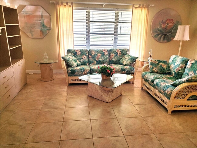 Photo - 1152 Circle Dr