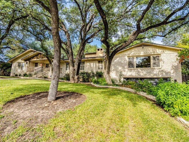 Photo - 404 Almarion Dr