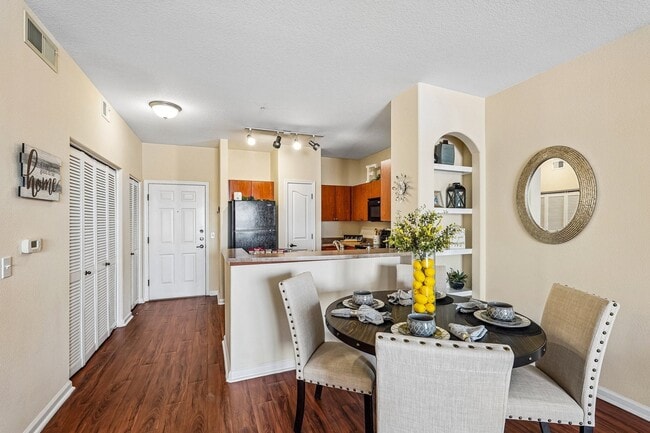 Daisy B, 2 bed, 2 bath, 1,176 sq ft